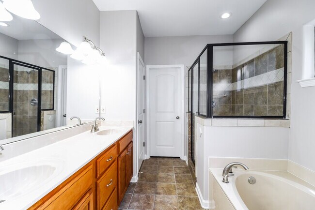 Building Photo - 295 Garden Springs Dr