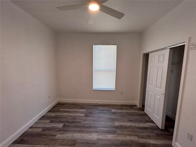 Building Photo - 1925 Magical Ln