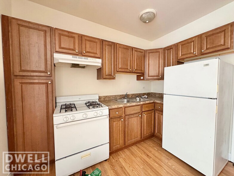 Building Photo - 2606 N Kimball Ave