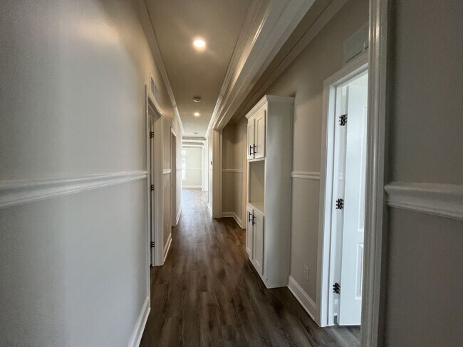 Building Photo - 535 Zebra Dr