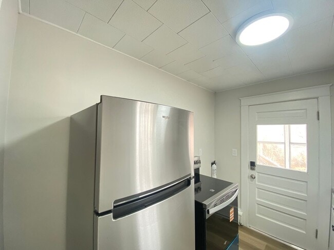 Building Photo - 125 N Main St