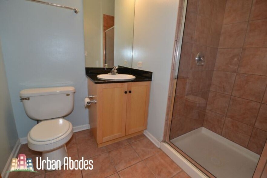 Building Photo - 1743 W North Ave