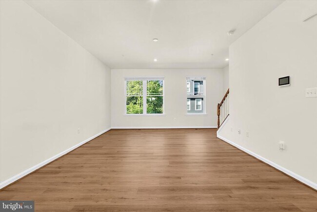 Building Photo - 1102 Thomas Trl
