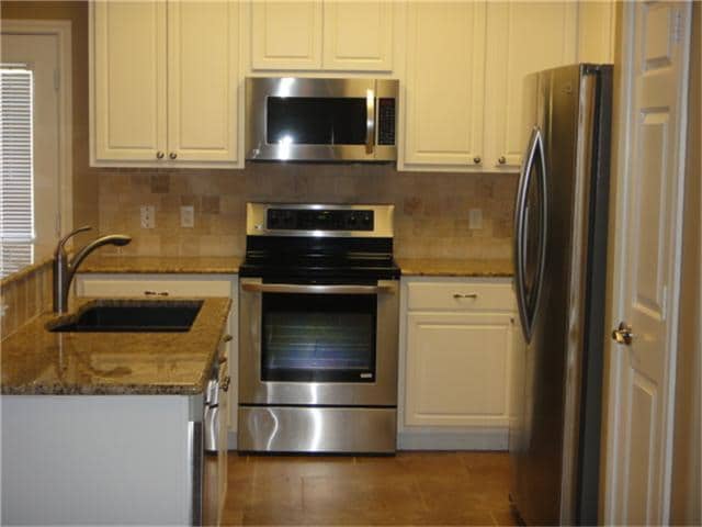 Building Photo - 25254 Finchgrove Ln