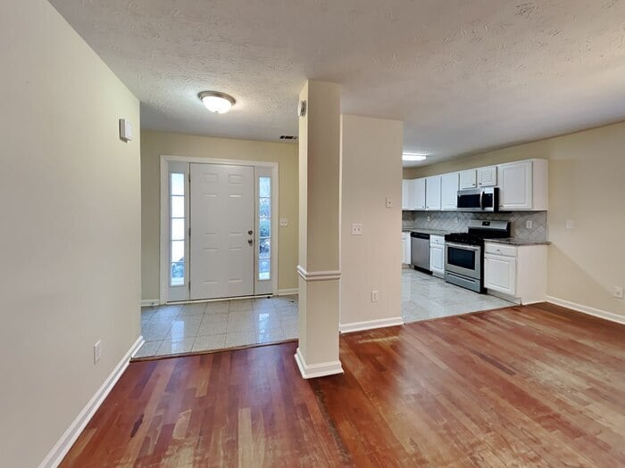 Building Photo - 761 Sugar Oak Ln