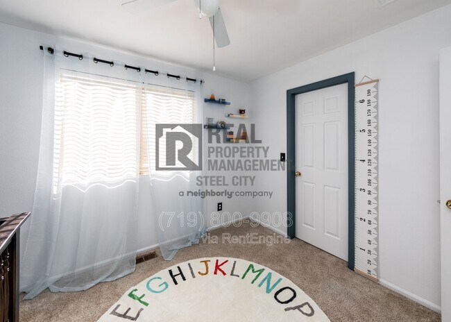 Building Photo - 2214 Cowhand Pl