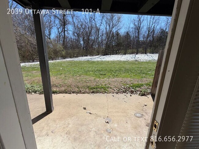 Building Photo - 2039 Ottawa St