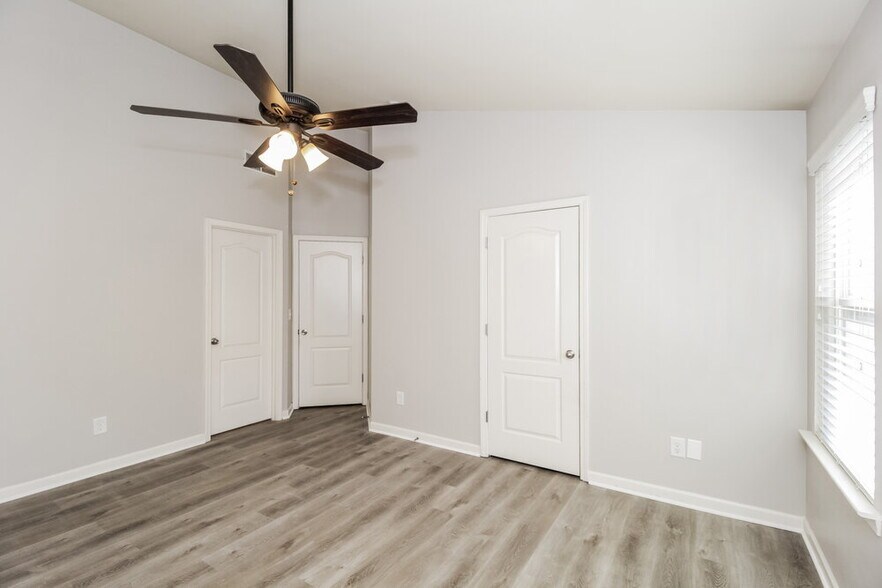 Building Photo - 162 High Point Way