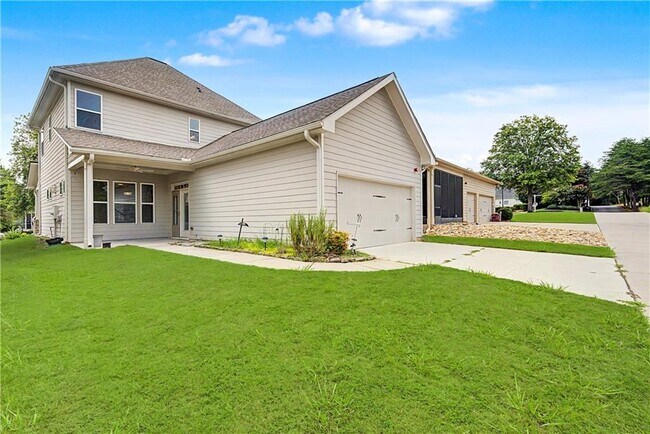Building Photo - 165 Mansfield Dr