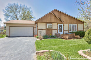 Building Photo - 1811 Hazelwood Dr
