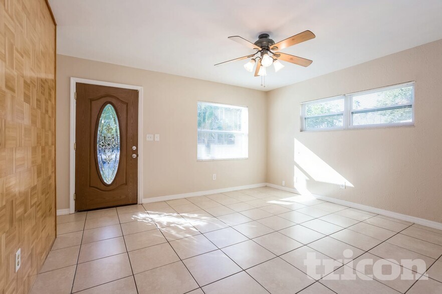 Building Photo - 710 Westbrook Ave