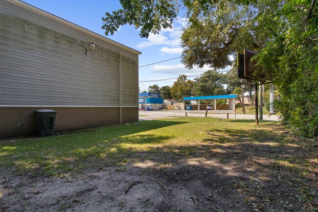Building Photo - 4440 Spruill Ave