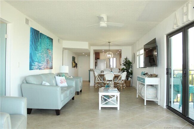 Building Photo - 10102 S Ocean Dr