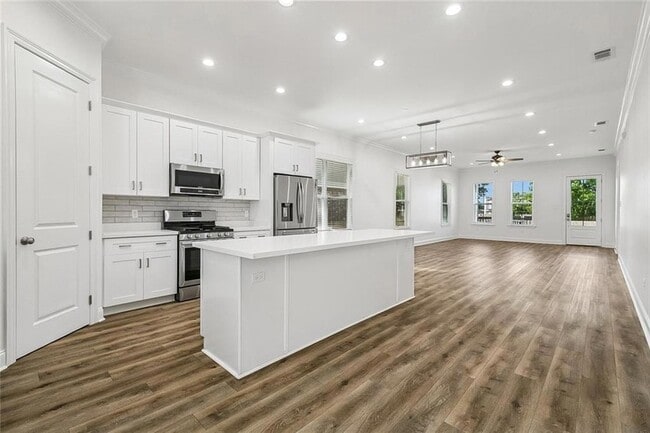 Building Photo - 8433 Colonel Dr