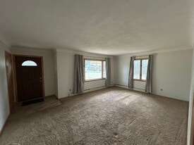 Building Photo - 1302 9th St N