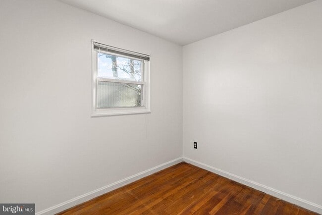 Building Photo - 2444 S Culpeper St