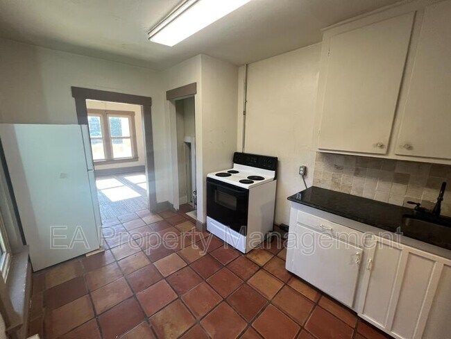 Building Photo - 1209 7th St NW