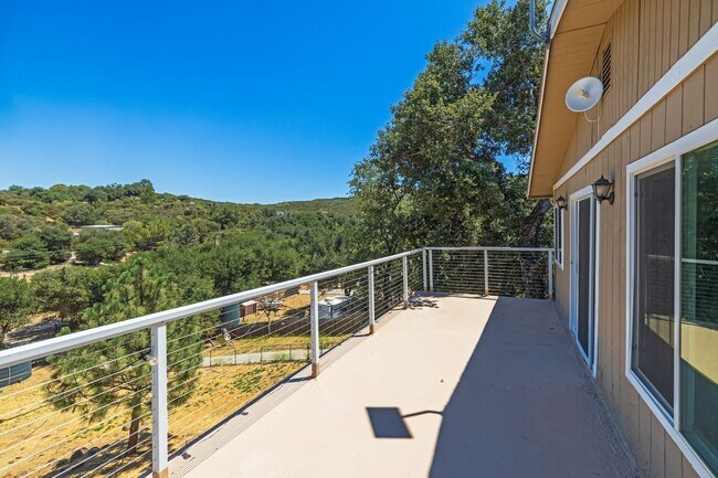 Building Photo - 3/3 HOME available NOW in DESCANSO w/ gara...