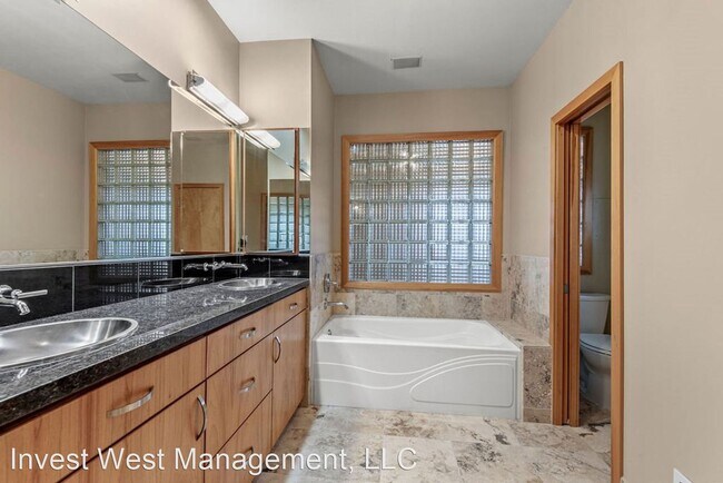 Building Photo - 1 br, 2 bath House - 1335 14 Avenue Ste 200