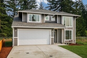 Building Photo - Modern Luxury: Spacious 3-Bedroom Home Near JBLM