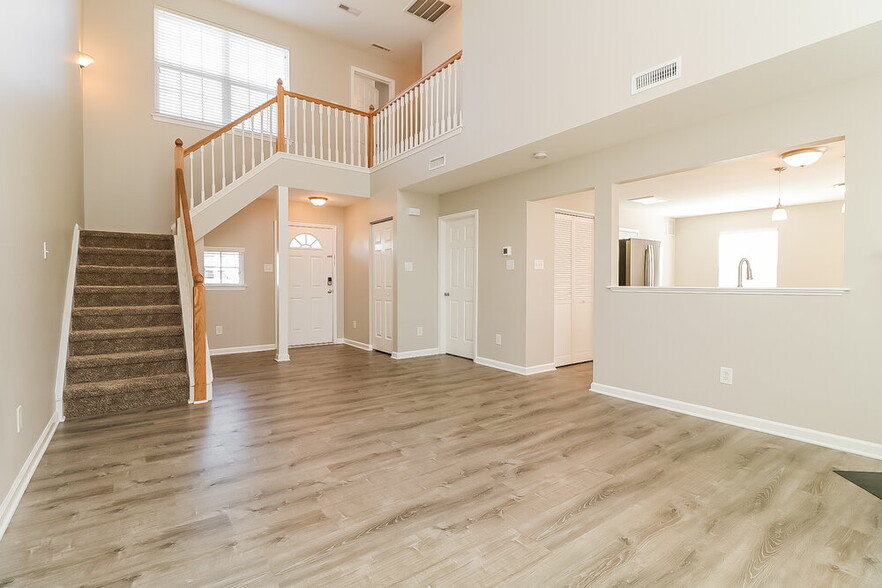 Building Photo - 1421 Cairo Way