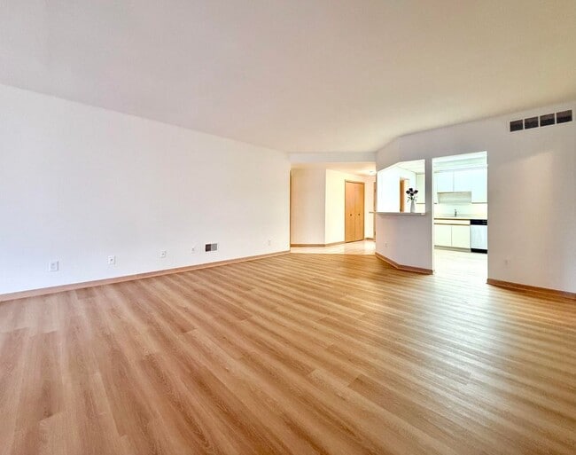 Building Photo - 969 GreenView Ct