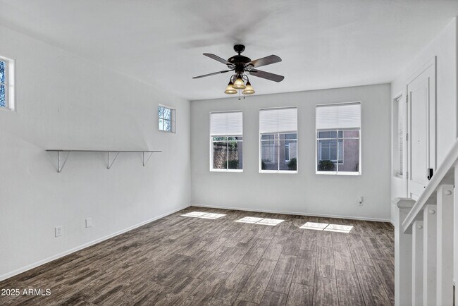 Building Photo - 10132 E Isleta Ave