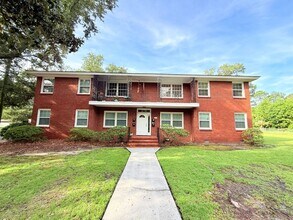 Building Photo - Charming Upstairs Ardsley Park Apartment!