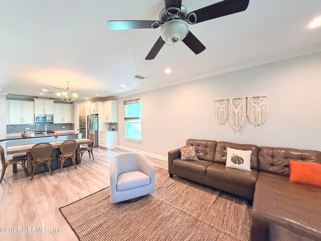 Building Photo - 7045 Rosabella Cir