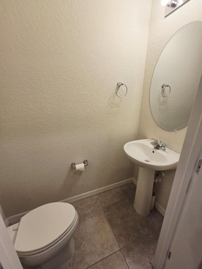 Building Photo - 3213 Watercress Dr
