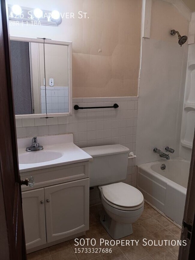 Building Photo - 2BD/1.5BA Pet Friendly and HUD accepted