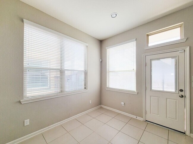 Building Photo - 219 Biltmore Loop