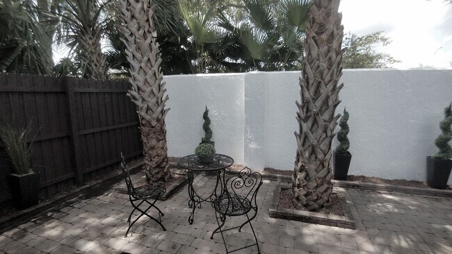 Building Photo - Beautiful  Furnished 1/1 condo x Rent  in Winter Park Next to Full Sail University !