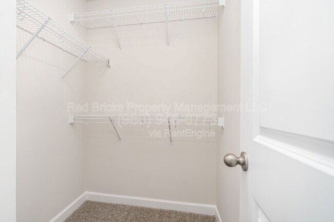 Building Photo - 3483 Backwater St