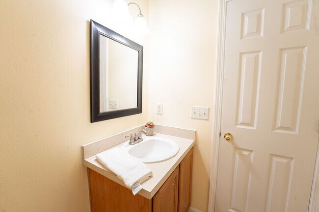 Building Photo - 7 Gimbal Cir