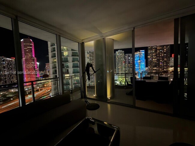 Building Photo - 90 SW 3rd St