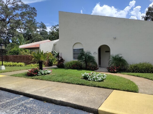 Building Photo - 2699 Seville Blvd