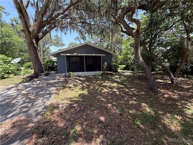 Building Photo - 923 S Brisson Terrace