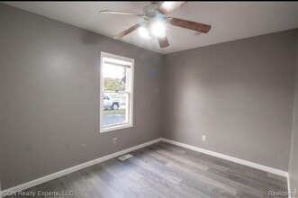 Building Photo - 743 Hollister St