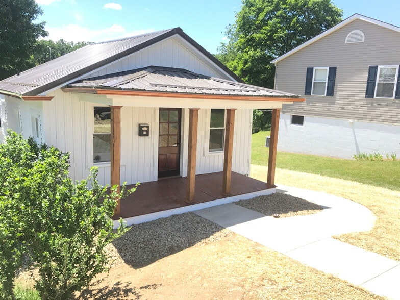 Building Photo - 83 Prospect Ave