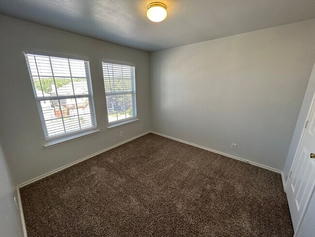 Building Photo - *COMING SOON* Charming Two-Story Home in Stone Oak With Fenced Backyard!