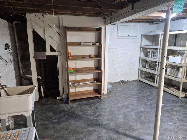 Building Photo - 12387 Milford Rd