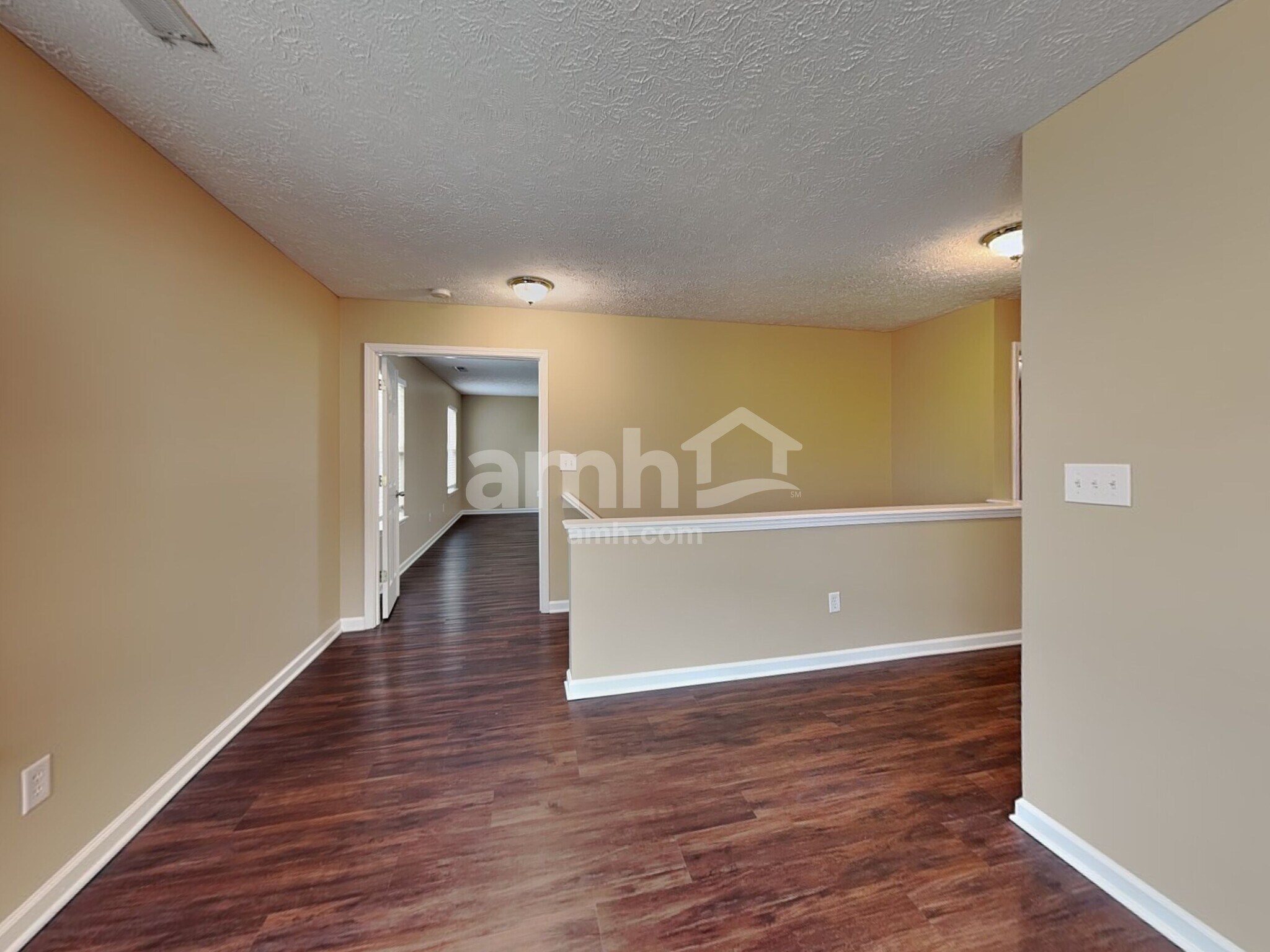 Building Photo - 942 Sheets Ct