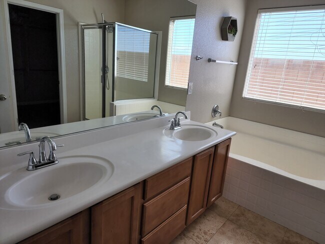 Building Photo - 3091 Tara Murphy Dr