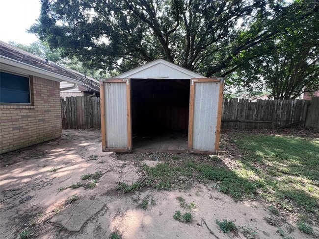 Building Photo - 22422 Elsinore Dr