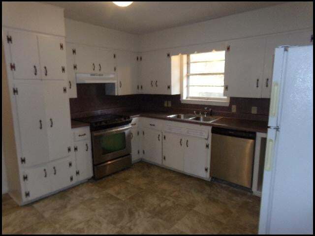 Building Photo - 107 S Holly St