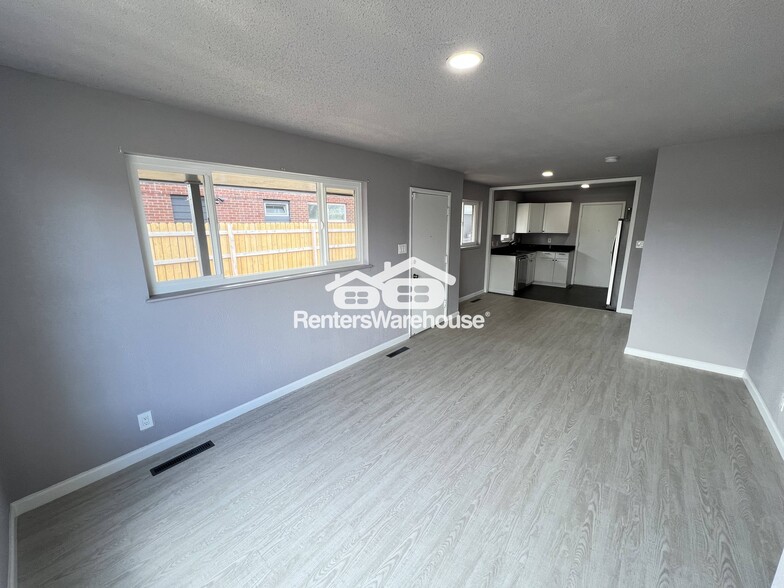 Building Photo - 3525 Forest St