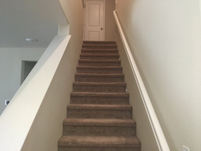 Building Photo - Gorgeous Townhouse - Built 2017 Southwest ...
