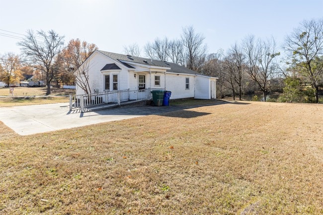 Building Photo - 700 Western Ave