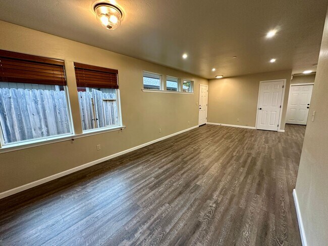 Building Photo - 259 Hodgson St